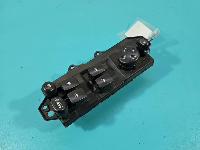 Блок кнопок склопідйомників Chrysler Pacifica 04685980AG