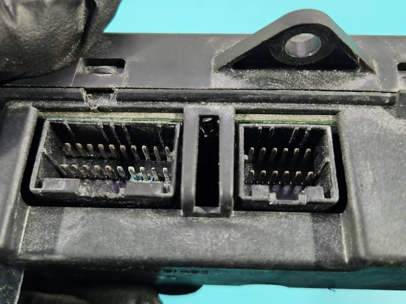 Блок кнопок склопідйомників Chrysler Pacifica 04685980AG — фото деталі 7