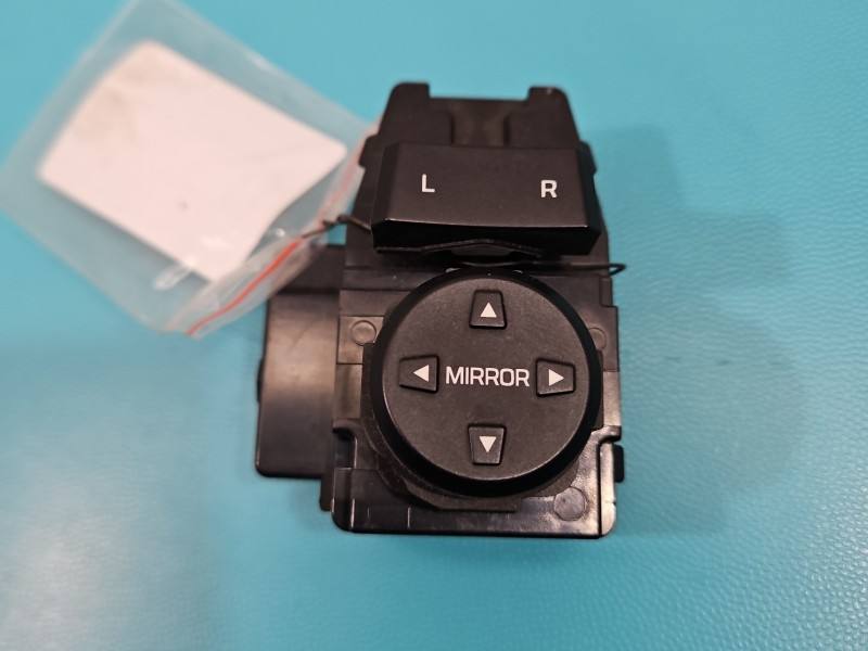 Блок кнопок склопідйомників Hyundai Elantra 93573F2010 — фото деталі 2