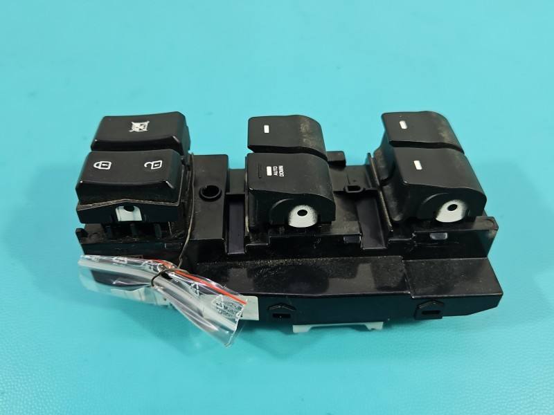 Блок кнопок склопідйомників Hyundai Elantra 93570F2100 — фото деталі 2