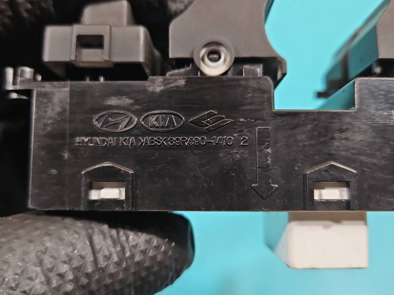 Блок кнопок склопідйомників Hyundai I40 93570-3Z000 — фото деталі 4