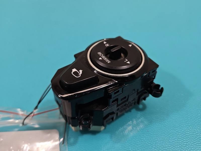 Блок кнопок склопідйомників Hyundai I40 39R480-1230