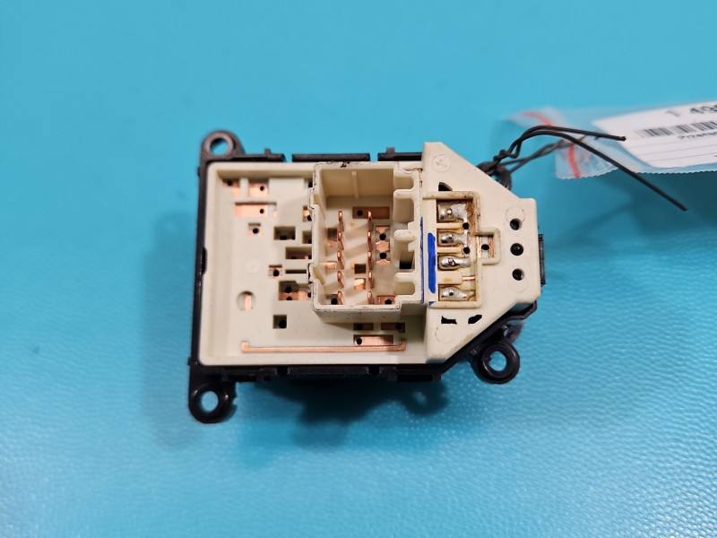 Блок кнопок склопідйомників Hyundai I40 39R480-1230 — фото деталі 3
