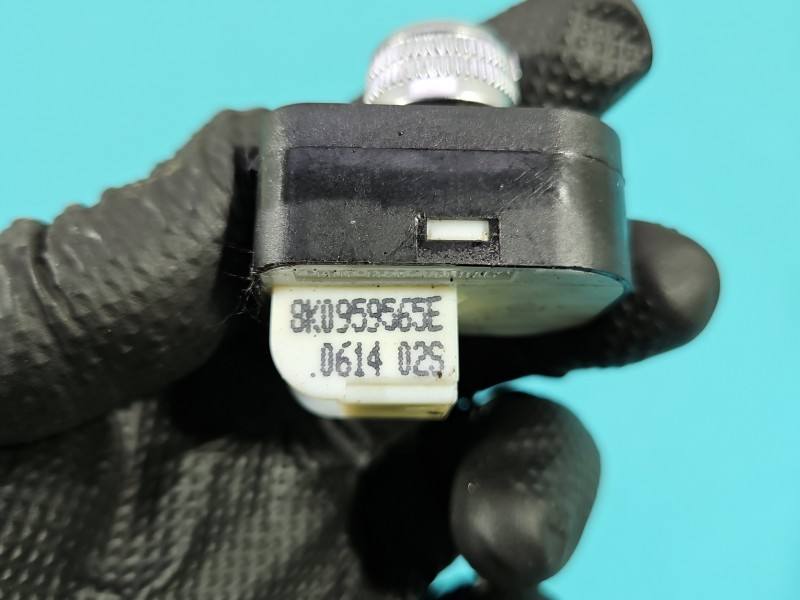 Блок кнопок склопідйомників Audi A5 8T 8K0959565E — фото деталі 5