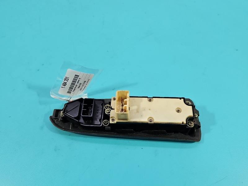 Блок кнопок склопідйомників Mazda 323F 176-3U75 — фото деталі 4