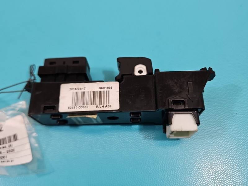 Блок кнопок склопідйомників Hyundai Tucson 93580-D3000 — фото деталі 8