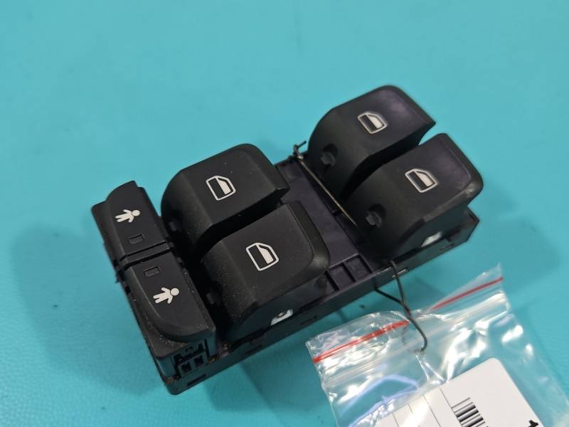 Блок кнопок склопідйомників Audi Q3 8U0959851A
