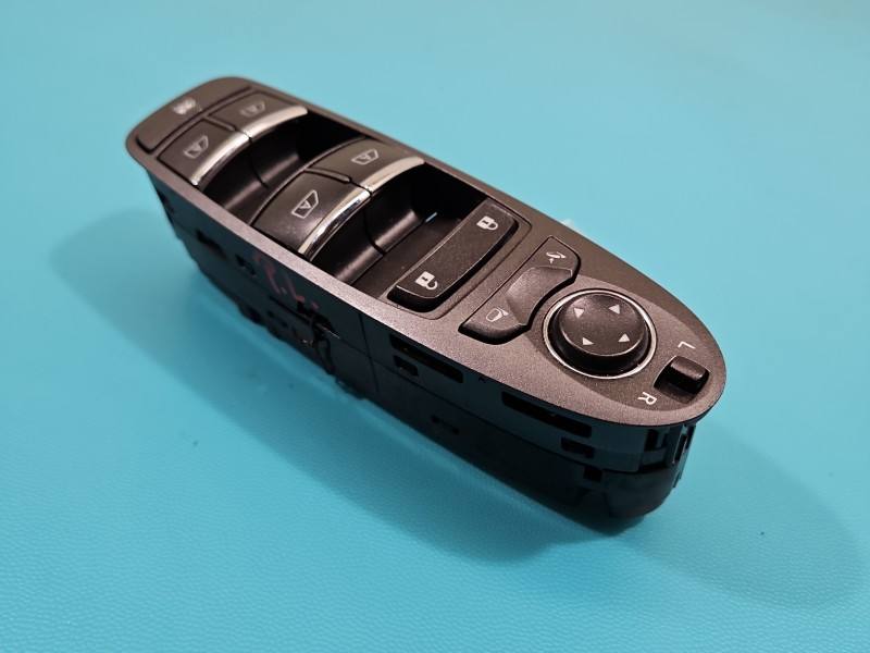 Блок кнопок склопідйомників Infiniti QX60 25401-3JP1A