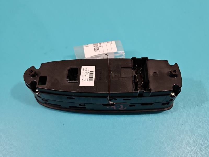 Блок кнопок склопідйомників Infiniti QX60 25401-3JP1A — фото деталі 3