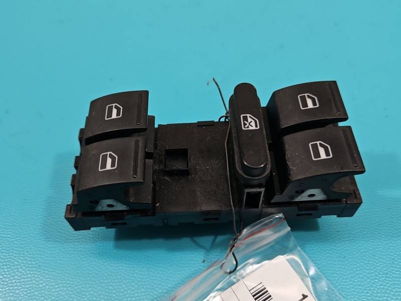 Блок кнопок стеклоподъемников Volkswagen Tiguan 1K4959857B — фото детали 2