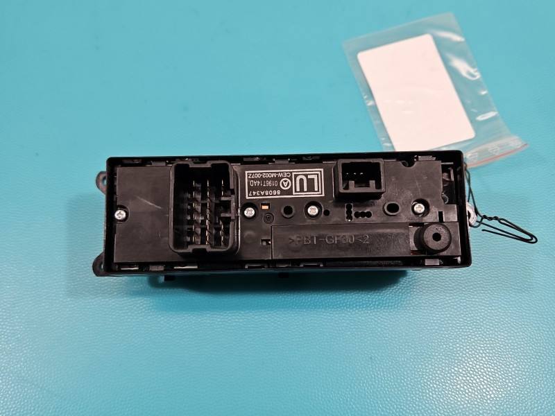 Блок кнопок склопідйомників Mitsubishi Outlander 8608A347 — фото деталі 4