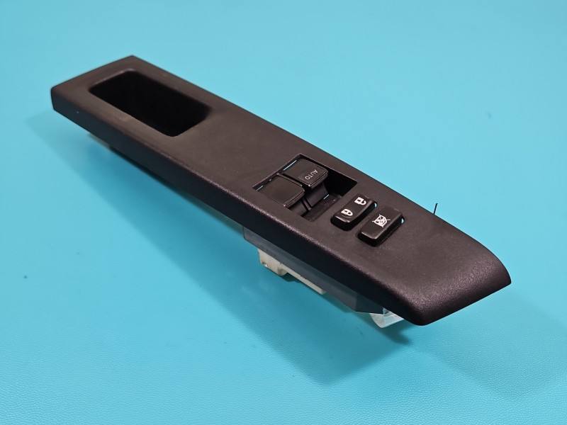 Блок кнопок склопідйомників Toyota Yaris 3 74232-0D330