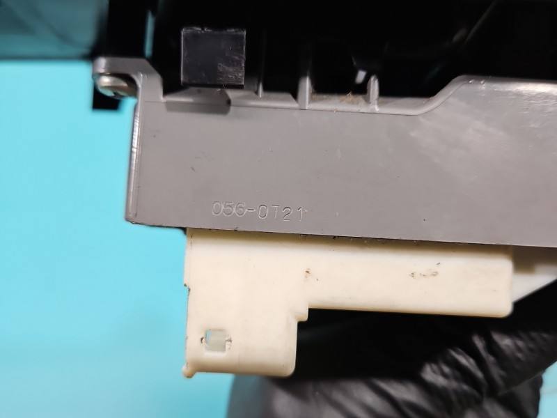 Блок кнопок склопідйомників Toyota Yaris 3 74232-0D330 — фото деталі 5