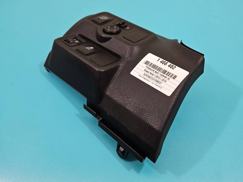 Блок кнопок склопідйомників Nissan Note 68485-3VV0A
