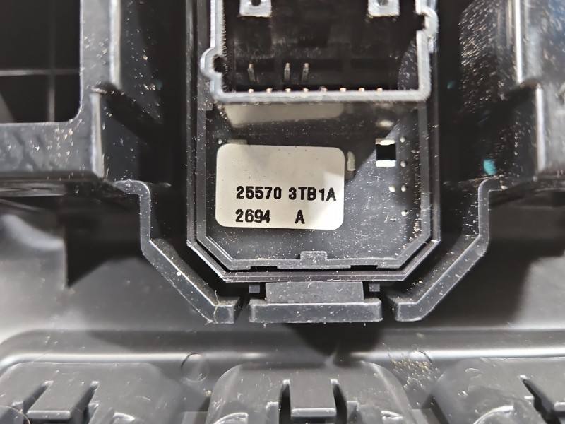 Блок кнопок склопідйомників Nissan Note 68485-3VV0A — фото деталі 4