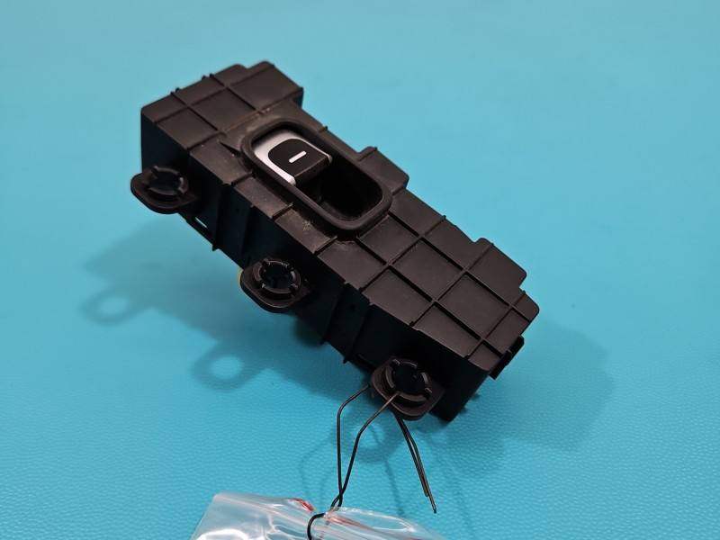 Блок кнопок склопідйомників Kia Niro 93590-G5900