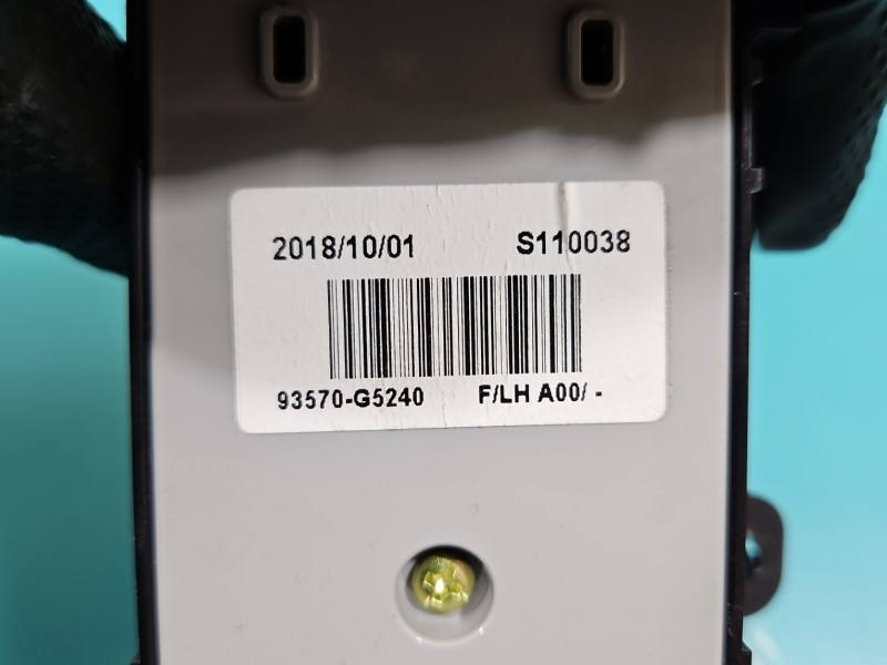 Блок кнопок стеклоподъемников Kia Niro 93570-G5240 — фото детали 6