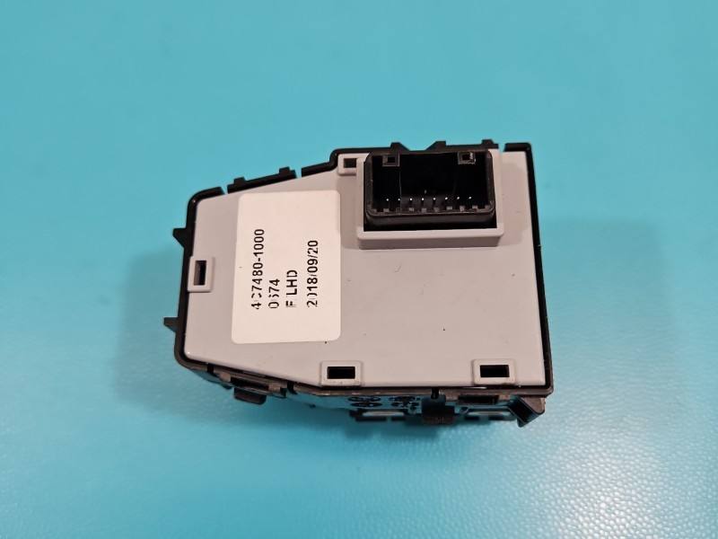 Блок кнопок склопідйомників Kia Niro 4C7480-1000 — фото деталі 4