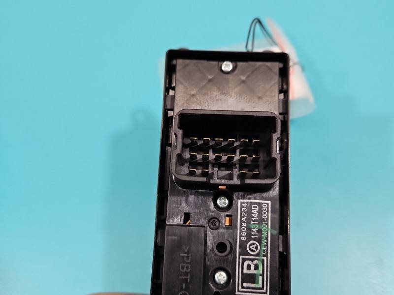 Блок кнопок склопідйомників Mitsubishi Space Star 8608A234 — фото деталі 6