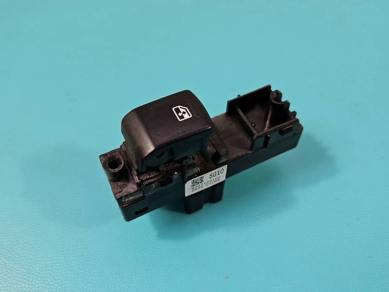 Блок кнопок склопідйомників Subaru Forester 83071SG100