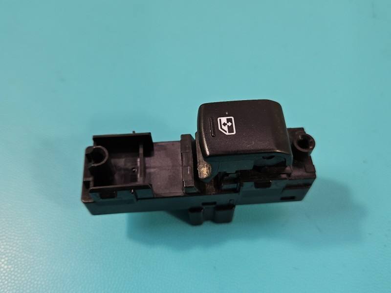 Блок кнопок склопідйомників Subaru Forester 83071SG100 — фото деталі 2