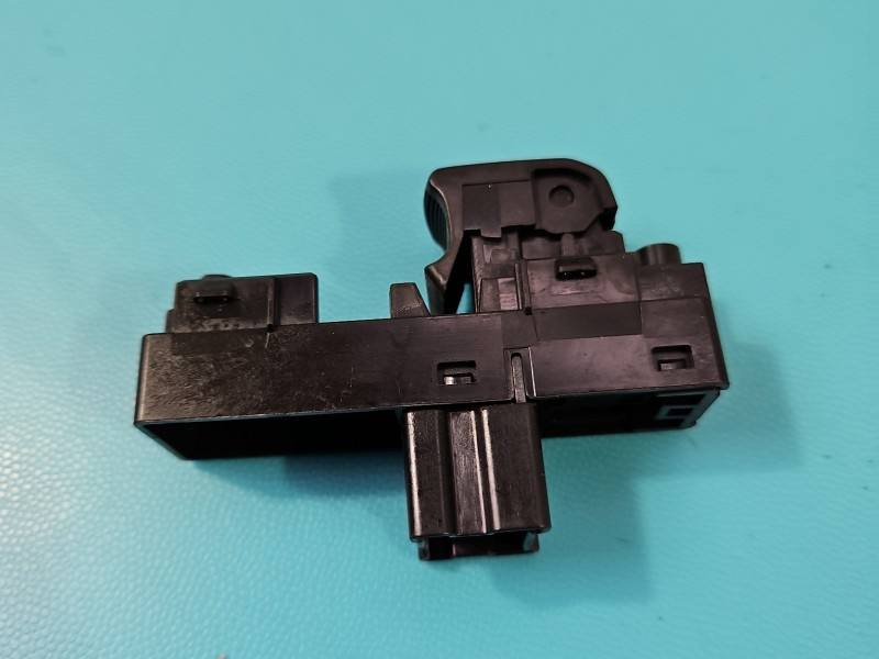 Блок кнопок склопідйомників Subaru Forester 83071SG100 — фото деталі 3