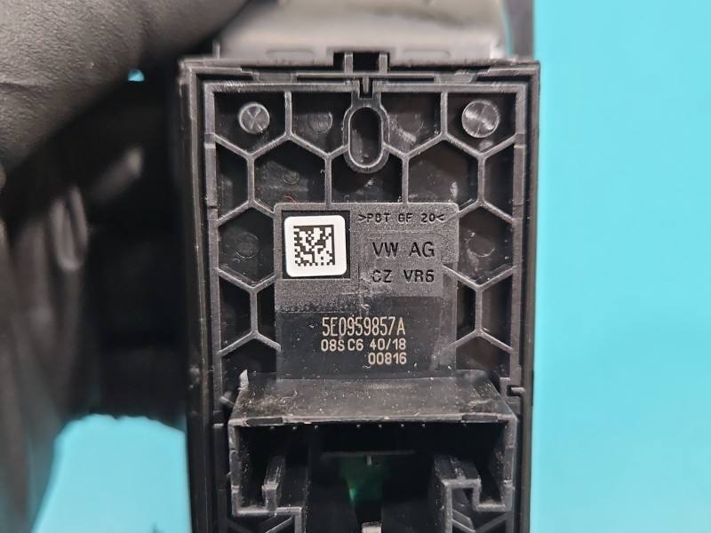 Блок кнопок склопідйомників Skoda Octavia 3 5E0959857A — фото деталі 5