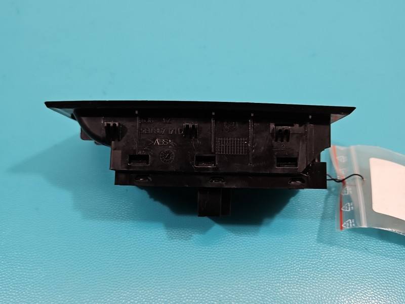 Блок кнопок склопідйомників Skoda Octavia 3 5E0959857A — фото деталі 6