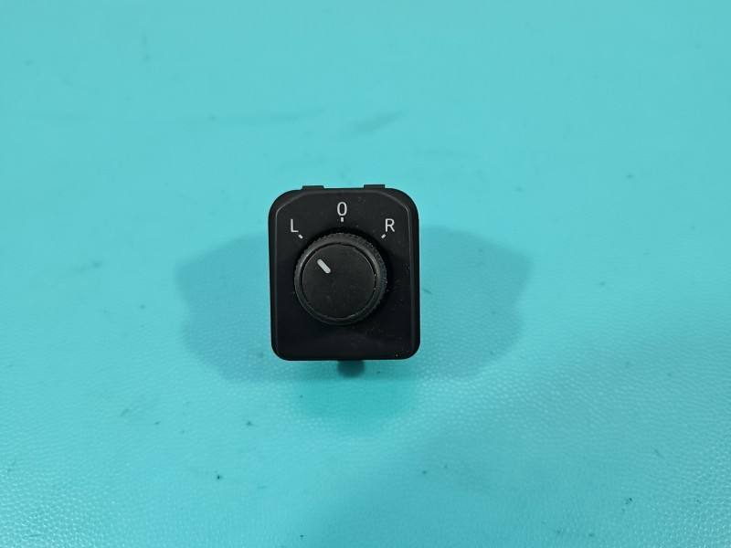 Блок кнопок склопідйомників Seat Ibiza 6F0959566 — фото деталі 2