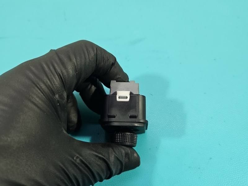 Блок кнопок склопідйомників Seat Ibiza 6F0959566 — фото деталі 3