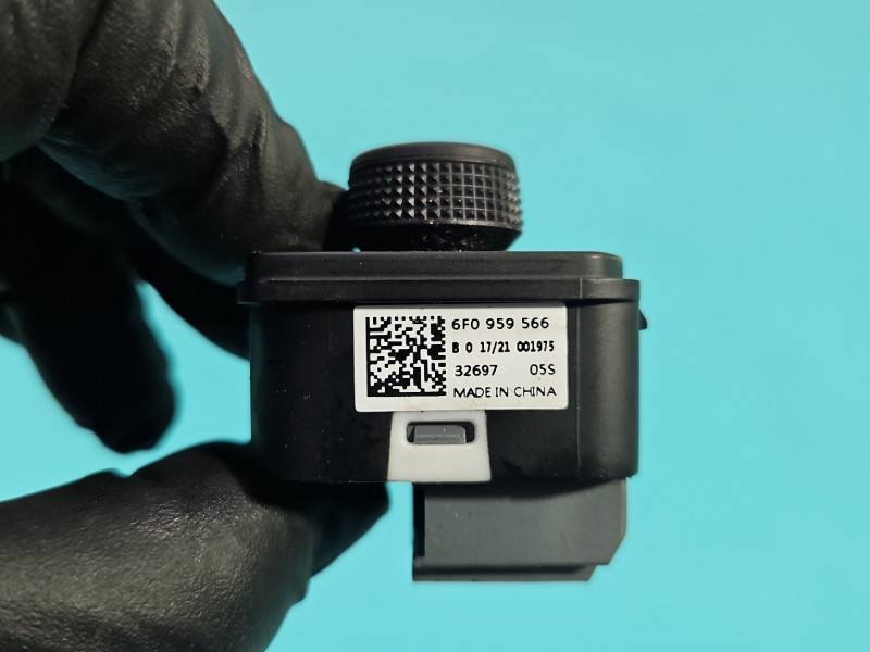 Блок кнопок склопідйомників Seat Ibiza 6F0959566 — фото деталі 5