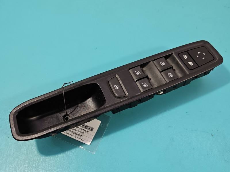 Блок кнопок склопідйомників Dacia Sandero 809611146R