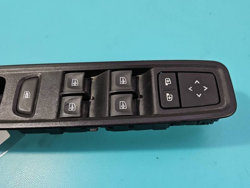 Блок кнопок склопідйомників Dacia Sandero 809611146R — фото деталі 2