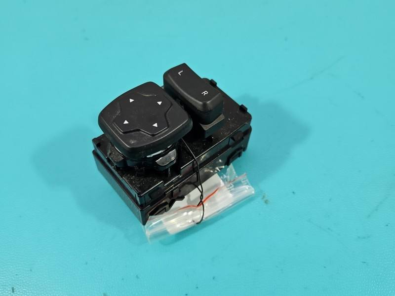 Блок кнопок склопідйомників Hyundai Kona 3K548A-1000