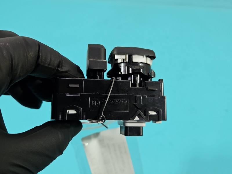Блок кнопок склопідйомників Hyundai Kona 3K548A-1000 — фото деталі 3