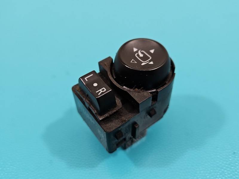Блок кнопок стеклоподъемников Opel Insignia 22915441