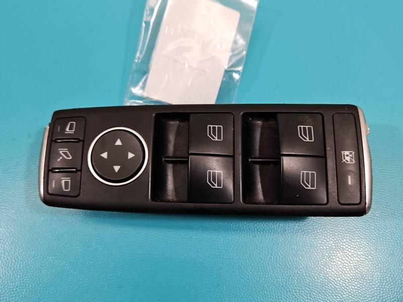 Блок кнопок склопідйомників Mercedes E C207 A2049055402 — фото деталі 2