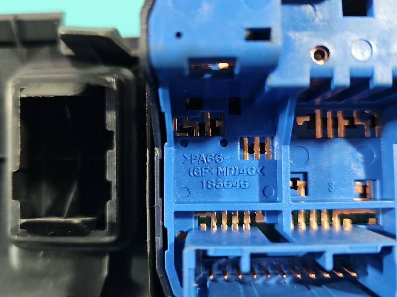 Блок кнопок склопідйомників Toyota Avensis T27 183646 — фото деталі 6