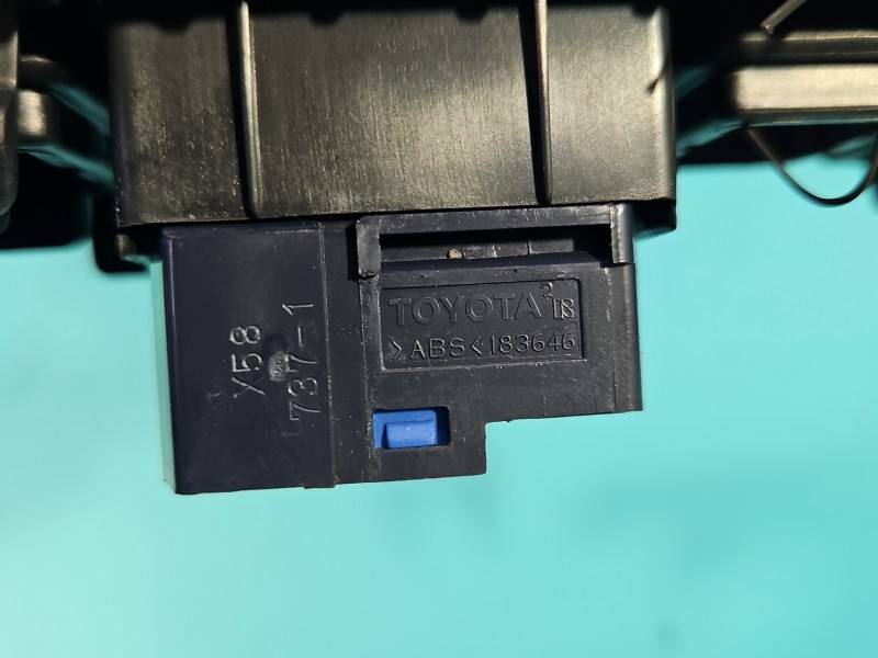 Блок кнопок склопідйомників Toyota Avensis T27 183646 — фото деталі 7
