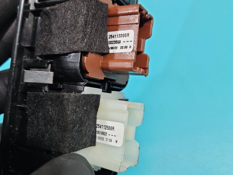 Блок кнопок склопідйомників Dacia Sandero 254113300R — фото деталі 5