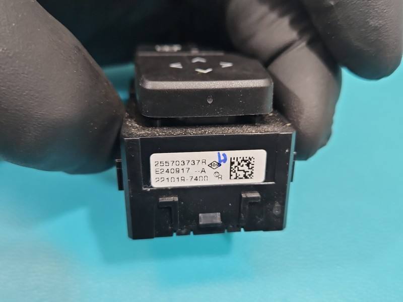 Блок кнопок склопідйомників Dacia Sandero 254113300R — фото деталі 6