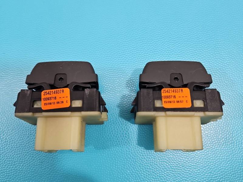 Блок кнопок стеклоподъемников Dacia Sandero 275009384R — фото детали 5