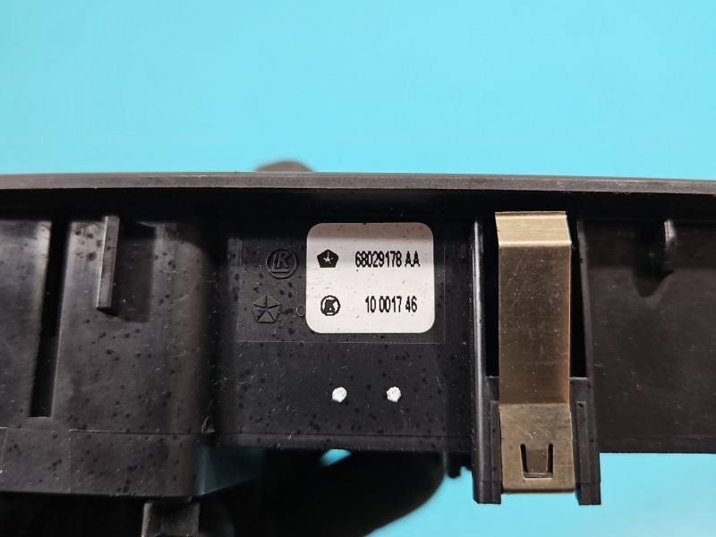 Блок кнопок стеклоподъемников Chrysler Voyager 68029178AA — фото детали 7