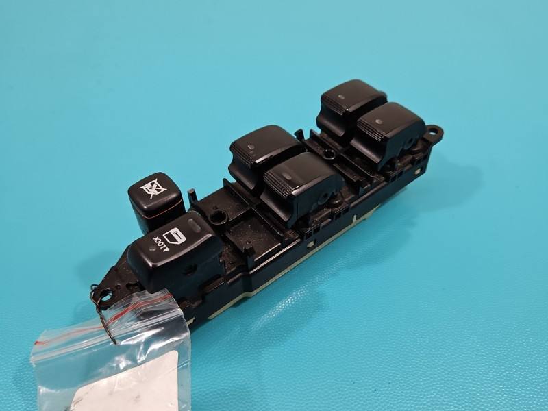 Блок кнопок склопідйомників Lexus RX 84040-48140