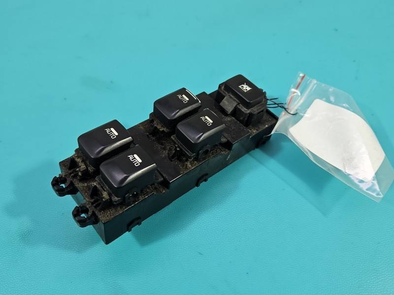 Блок кнопок склопідйомників Kia Ceed 93570-A2000