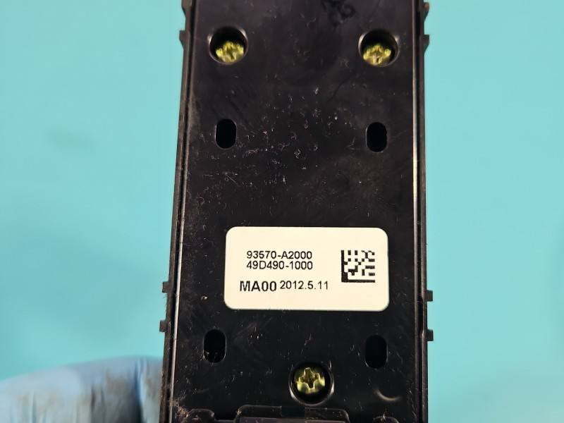 Блок кнопок склопідйомників Kia Ceed 93570-A2000 — фото деталі 6