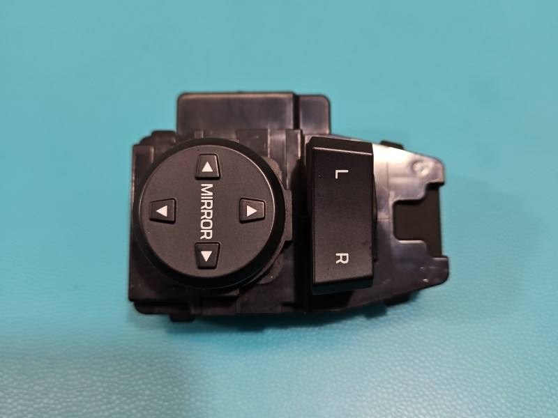 Блок кнопок склопідйомників Hyundai Elantra 93573F2010 — фото деталі 2