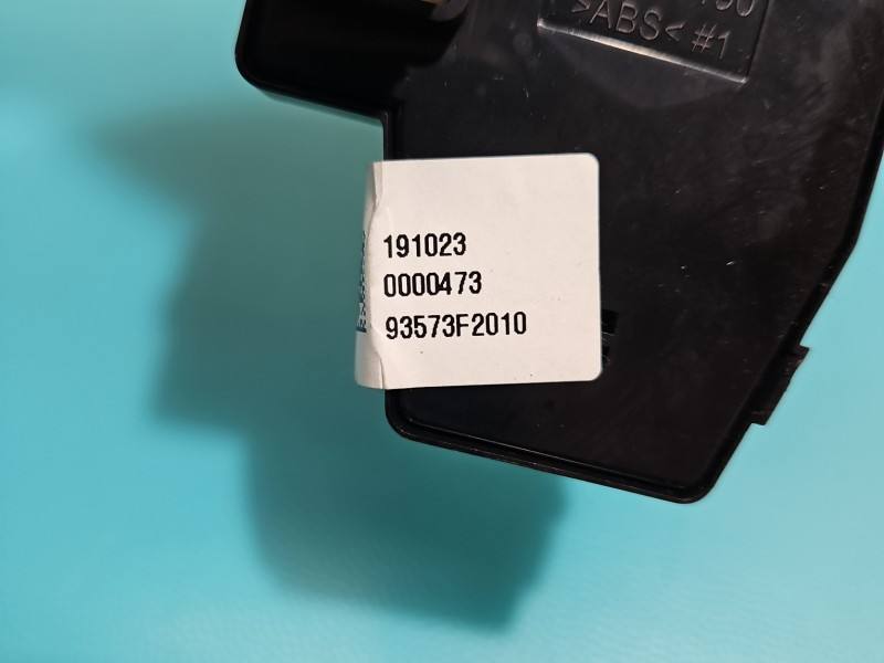 Блок кнопок склопідйомників Hyundai Elantra 93573F2010 — фото деталі 6