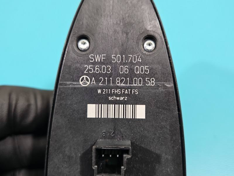 Блок кнопок склопідйомників Mercedes E W211 A2118210058 — фото деталі 5