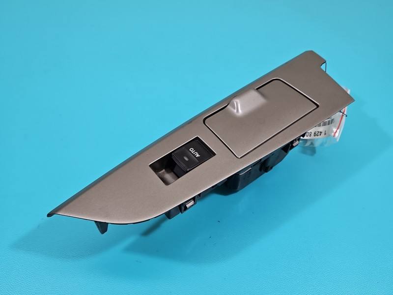 Блок кнопок склопідйомників Toyota Land Cruiser 1A461-010G
